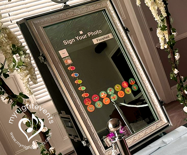 magic-mirror-hire-uk-wedding-party